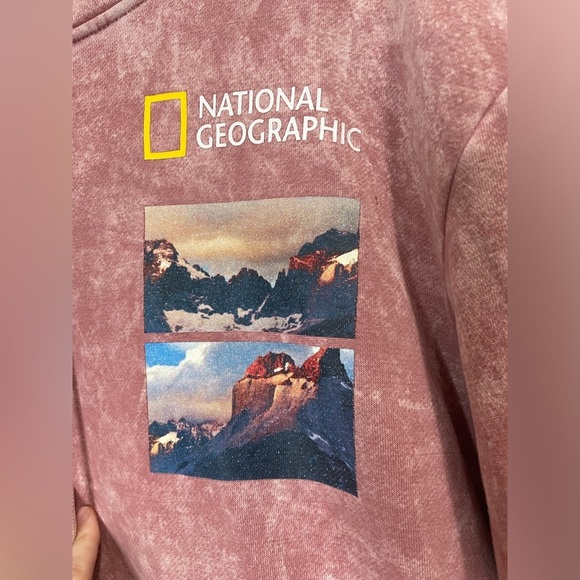 National Geographic Unisex Patagonia Hooded Sweatshirt - Picture 6 of 10